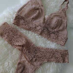 Victoria's Secret Lacie Thong Bralette Small